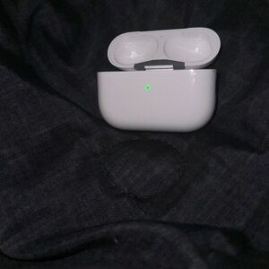airpods PRO charging case.